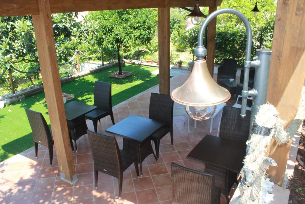 Bed and Breakfast Meuble Leonetti Centola Exterior foto